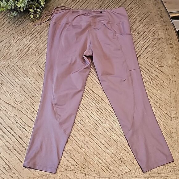 Nike mauve dri fit capri leggings size S - Picture 8 of 12